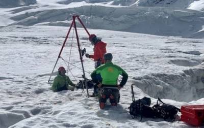 В Альпах полуодетая туристка провалилась в ледниковое ущелье - korrespondent.net - Россия - Германия