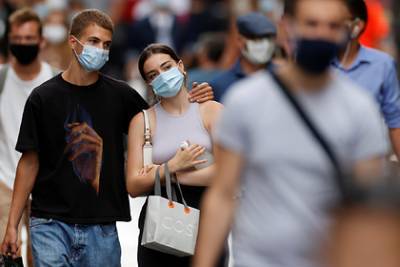 Жан Кастекс - Жителей Парижа заставят носить маски на улицах - lenta.ru - Франция - Париж