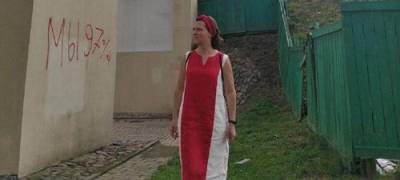 Жительницу Бреста задержали за цвета ее платья - argumenti.ru - Белоруссия - Брест
