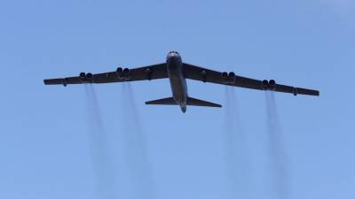 Американские бомбардировщики B-52 облетят НАТО - gazeta.ru - США - Англия - штат Северная Дакота
