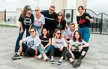 Известный дизайнер выпустила майки с логотипами бастующих заводов - charter97.org