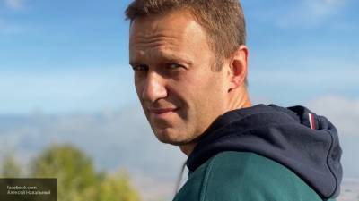 Алексей Навальный - Александр Перенджиев - Политолог указал, что Навальный мог впасть в кому из-за антидепрессантов - polit.info - Россия - Запад
