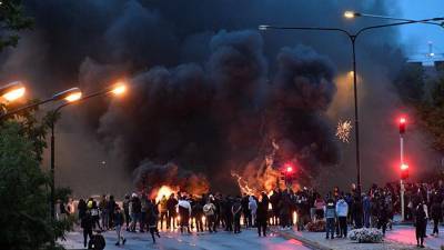 Беспорядки произошли в шведском городе Мальмё после сожжения Корана - iz.ru - Швеция - Мальме