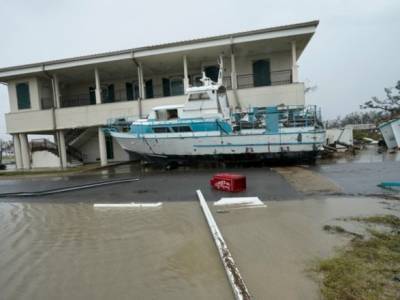 В США от урагана "Лаура" погибли уже 14 человек - unn.com.ua - США - Киев - Техас - штат Луизиана