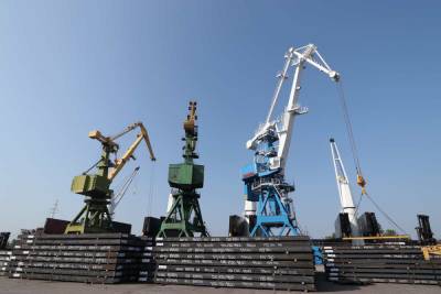 Минтранс предложил открыть петербургский порт для пропуска санкционных товаров - abnews.ru - Россия - Китай - Казахстан - Владивосток - Санкт-Петербург - Восточный