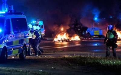 В Швеции из-за сожжения Корана произошли столкновения с полицией: есть пострадавшие - unn.com.ua - Киев - Швеция - Мальме