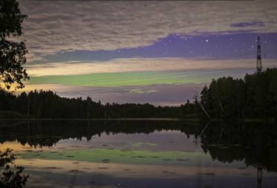 Видео: в ночь на субботу северное сияние озарило небо под Выборгом - online47.ru - Выборг