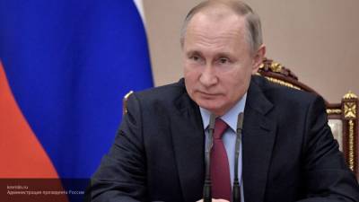 Владимир Путин - Путин призвал рассмотреть возможность онлайн-обучения в новом учебном году - nation-news.ru - Россия