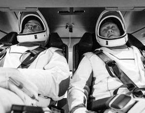 Дональд Трамп - Роберт Бенкен - Херли Даг - Crew Dragon с астронавтами совершил посадку в Мексиканском заливе - newsland.com - США - шт.Флорида