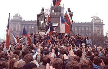 Вацлав Гавел - История всеобщей забастовки, которая сменила власть - charter97.org - Прага