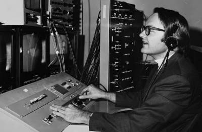 Умер создатель первой компьютерной мыши - cnews.ru - США - New York - Англия - шт. Калифорния