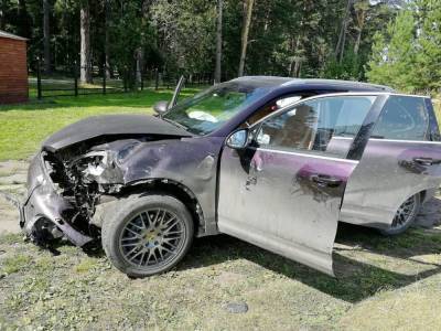 В Кузбассе столкнулись ВАЗ и Porsche Cayenne: есть погибшие - gazeta.a42.ru - Гурьевск