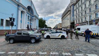 Захват заложников в Киеве: террорист требует выхода в прямой эфир – журналист - sharij.net - Киев