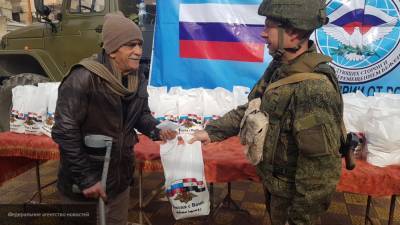 Российские военные провели вторую за неделю гуманитарную акцию в Сирии - politros.com - Россия - Сирия - Дамаск