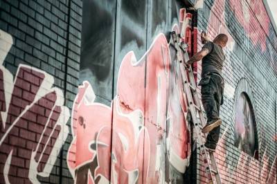 Минюст намерен ужесточить наказание за незаконное граффити - aif.ru - Россия