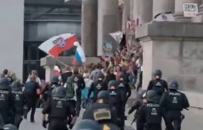Олаф Шольц (Olaf Scholz) - Во время антикарантинного протеста у Рейхстага появился нацистский флаг (+видео) - aussiedlerbote.de - Германия