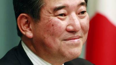 Есихидэ Суг - Таро Коно - Опрос показал, что японцы хотят видеть премьером бывшего министра обороны - vesti.ru - Япония