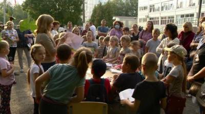 Александр Блок - К школе № 58 в Пензе пришли весело пообщаться дружные соседи - penzainform.ru - Пенза