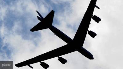 Аглая Чайковская - Вид из кабины: пилоты B-52H ВВС США засняли свой перехват самолетами Су-27 - politros.com - Россия - США