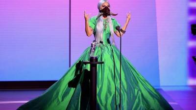 Белла Хадид - Майли Сайрус - Леди Гага - Все наряды Леди Гаги на церемонии MTV VMA 2020 - skuke.net - Нью-Йорк