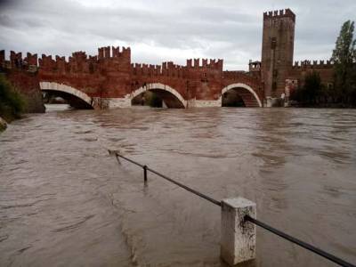 Торнадо, гигантский град и наводнение: Италию накрыла стихия - inform-ua.info - Италия - Германия