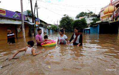 В Индии масштабное наводнение. Фоторепортаж - korrespondent.net - Китай - Индия
