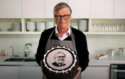 Вильям Гейтс - Уоррен Баффетт - Уоррен Баффет - Билл Гейтс испек торт с портретом миллиардера - korrespondent.net - США