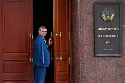 Александр Лукашенко - Анатолий Глаз - Белоруссия отреагировала на санкции Прибалтики против Лукашенко - lenta.ru - Белоруссия