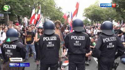 Дэвид Набарро - Штурм рейхстага: в Берлине протестовали против политики властей ФРГ - vesti.ru - Норвегия - Англия - Германия - Швеция - Берлин - Финляндия - Дания - Стокгольм