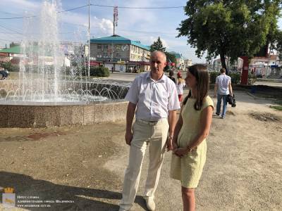 Виктор Ермишкин - В Шадринск приехали журналисты НТВ — посмотреть, как фонтан за 7 млн «топит» город - znak.com - Шадринск