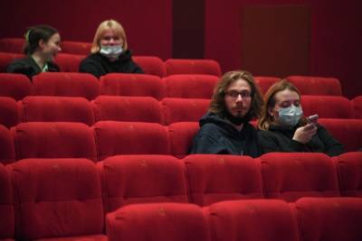 Посещаемость кинотеатров в РФ после открытия сократилась на 90% по сравнению с аналогичным периодом прошлого года - interfax-russia.ru - Россия
