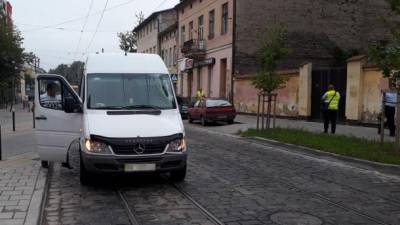 Во Львове под колесами автомобиля погибла женщина - ru.espreso.tv - Львов