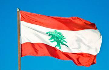 Рон Хульдаи - Мэрию Тель-Авива подсветили в цвета флага Ливана в знак солидарности - charter97.org - Россия - Тель-Авив - Ливан - Бейрут
