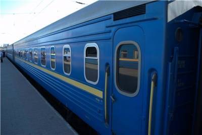 В Украине начали высаживать из поездов пьяных пассажиров - inform-ua.info - Украина - Киев - Харьков - Мариуполь - Полтава - Ужгород