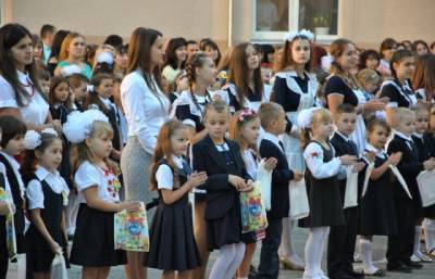 Любомира Мандзий - МОН вынес долгожданный вердикт по школьным линейкам: "Предлагаем 1 сентября...." - politeka.net - Украина