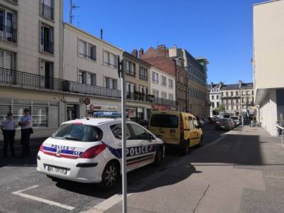 Во Франции мужчина несколько часов удерживал заложников в банке, требуя "освободить детей Палестины" - unn.com.ua - Киев - Франция - Палестина - Гавр