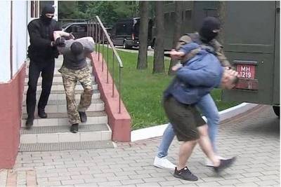 СМИ: Арест россиян в Минске оказался провокацией спецслужб Украины - mk.ru - Россия - Сирия - Украина - Киев - Белоруссия - Минск