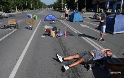В Болгарии полиция снесла палаточные городки протестующих - korrespondent.net - Болгария - София