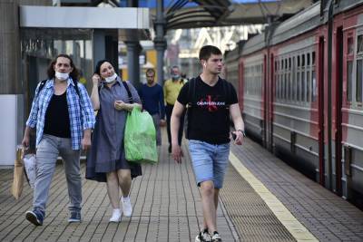 Более двух тысяч предупреждений получили пассажиры электричек за проезд без масок в Подмосковье - vm.ru - Московская обл.