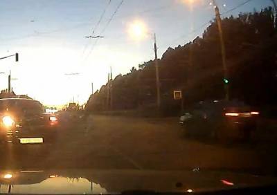 Появилось видео наезда на велосипедиста на Московском шоссе - ya62.ru - Рязань