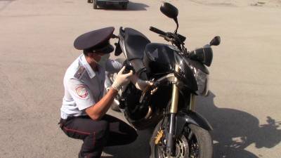 Кузбасские полицейские обнаружили мотоцикл, который был угнан в Великобритании - gazeta.a42.ru - Англия - Белоруссия - Кемеровская обл. - район Гурьевский