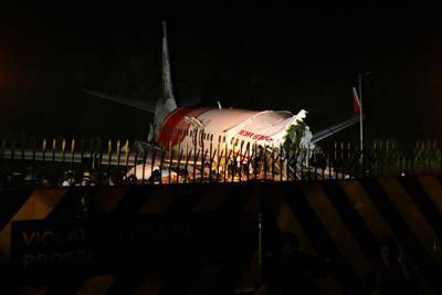 Более 20 человек погибли при крушении самолета в Индии - trud.ru - Индия - Кожикод
