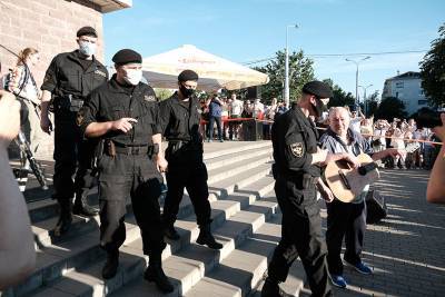 Правозащитники призвали власти к сдержанности и неприменению насилия в ходе мирных собраний - naviny.by - Белоруссия