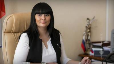 Юлия Добрынина - Федеральную судью задержали в ресторане за взятку в 25 миллионов - vesti.ru - Волгоград