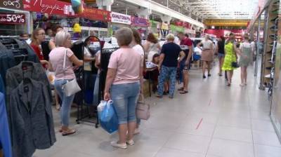 Пензенские родители занялись покупками к учебному году - penzainform.ru