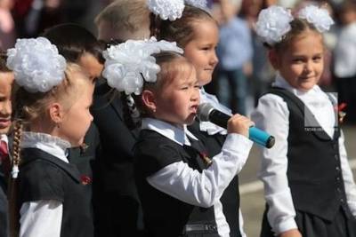 Рафис Бурганов - В Татарстане 56,5 тысяч детей впервые сели за парты - kazan.mk.ru - респ. Татарстан