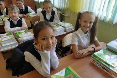 Картина дня в Хабкрае: школьные линейки и загрязнение Амура - hab.aif.ru - Хабаровский край