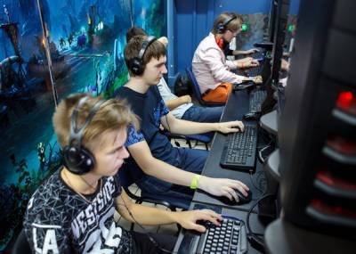 Путин пообещал продвигать киберспорт в школах и разрешил играть в World of Tanks - nakanune.ru