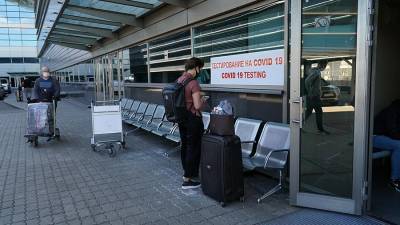 Евгений Дитрих - Массовые нарушения санитарных норм выявили в аэропортах и авиакомпаниях - iz.ru