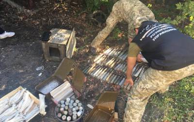 На Донбассе в заброшенном доме пограничники нашли тайник с боеприпасами - korrespondent.net - Мариуполь - Донбасс